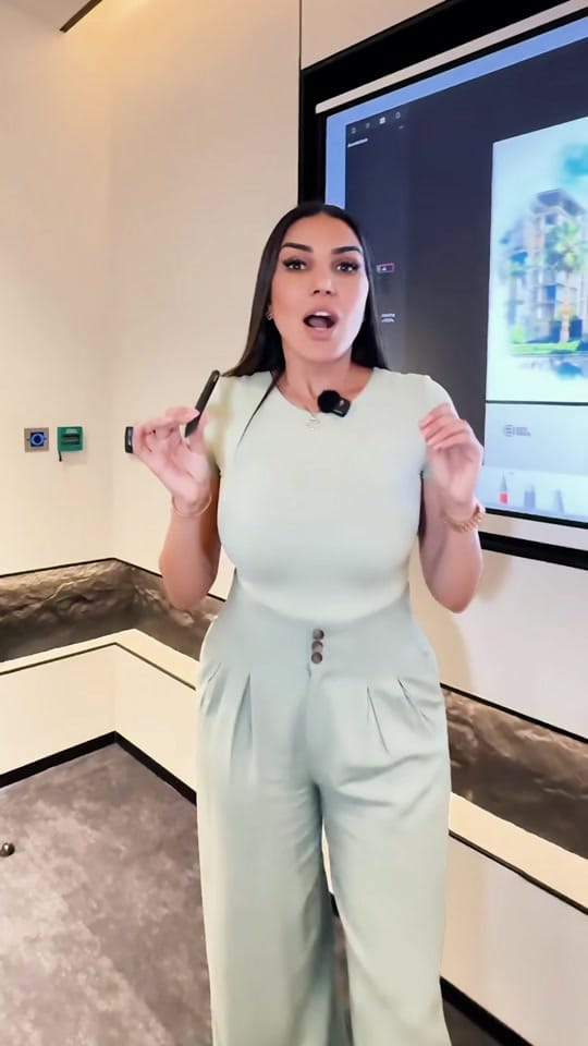 Post 3 by Dalila Laaribi on TikTok (video)