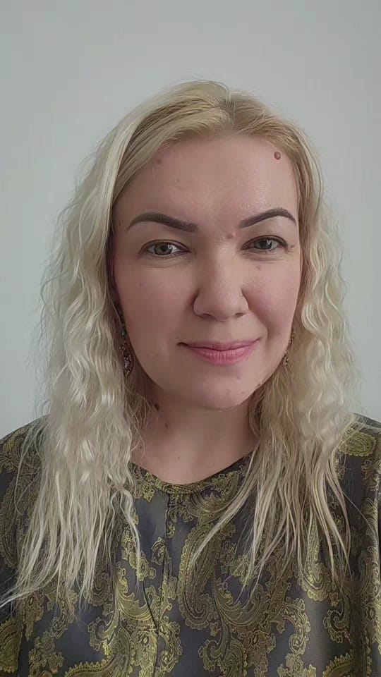 Post 7 by Ana@FunnyLingua on TikTok (video)