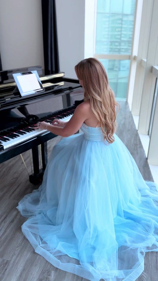 Post 1 by Pianokat on TikTok (video)