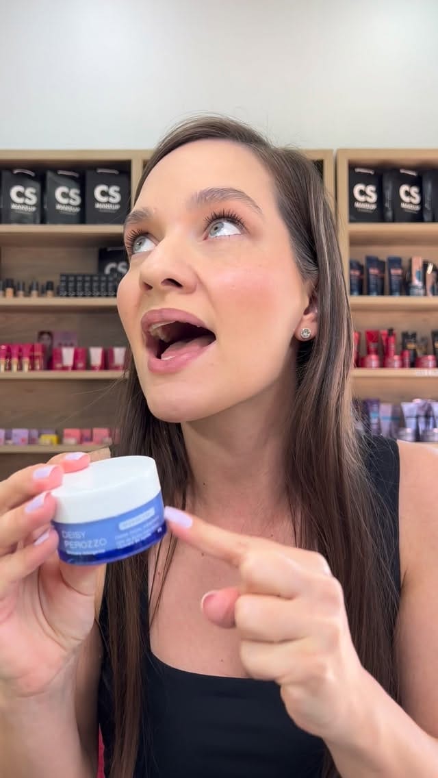 Post 5 by CS MAKEUP COSMÉTICOS | MCR on Instagram (video)