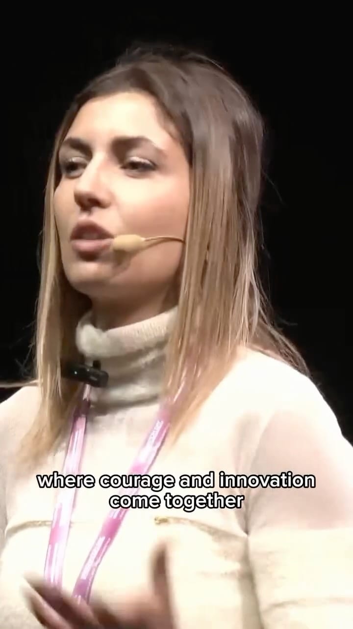 Post 6 by CARMEN CRISTODARO on Instagram (video)