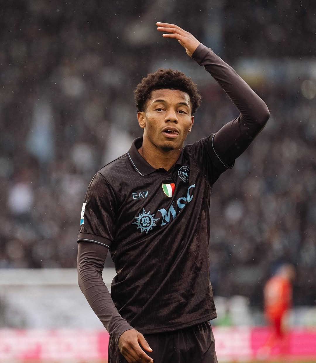 Post 4 by David Neres Campos on Instagram (image)