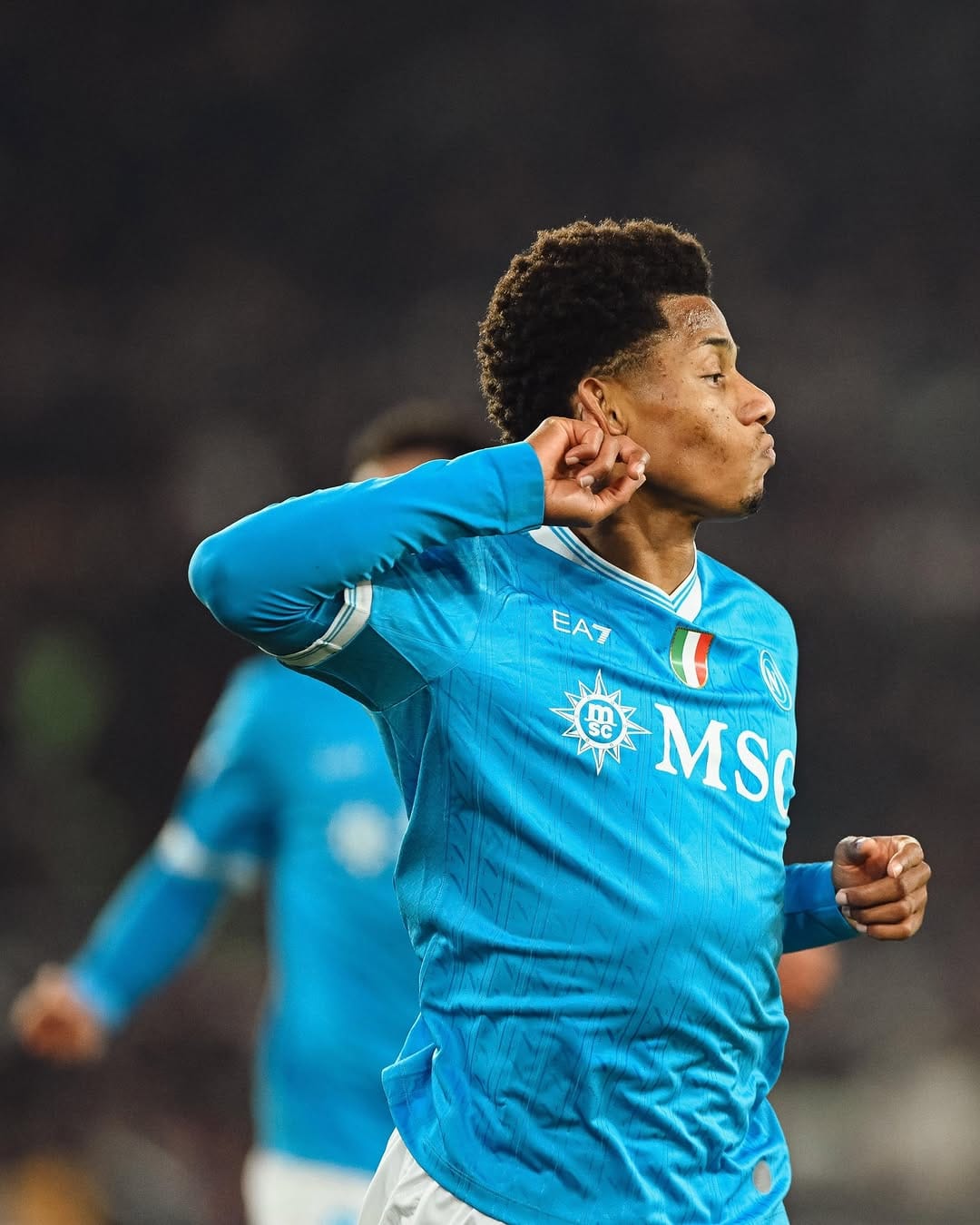 Post 10 by David Neres Campos on Instagram (image)