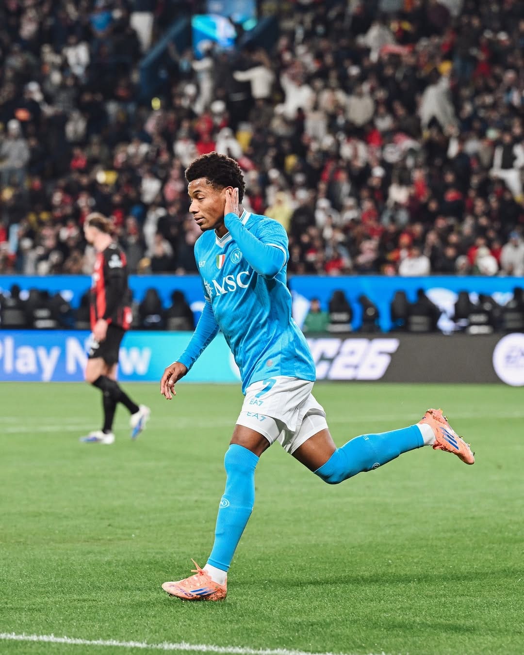 Post 8 by David Neres Campos on Instagram (image)