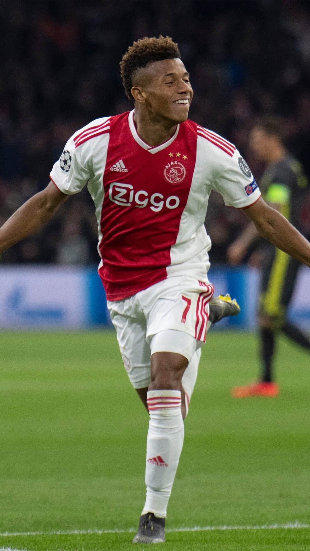 Post 2 by David Neres Campos on Instagram (video)