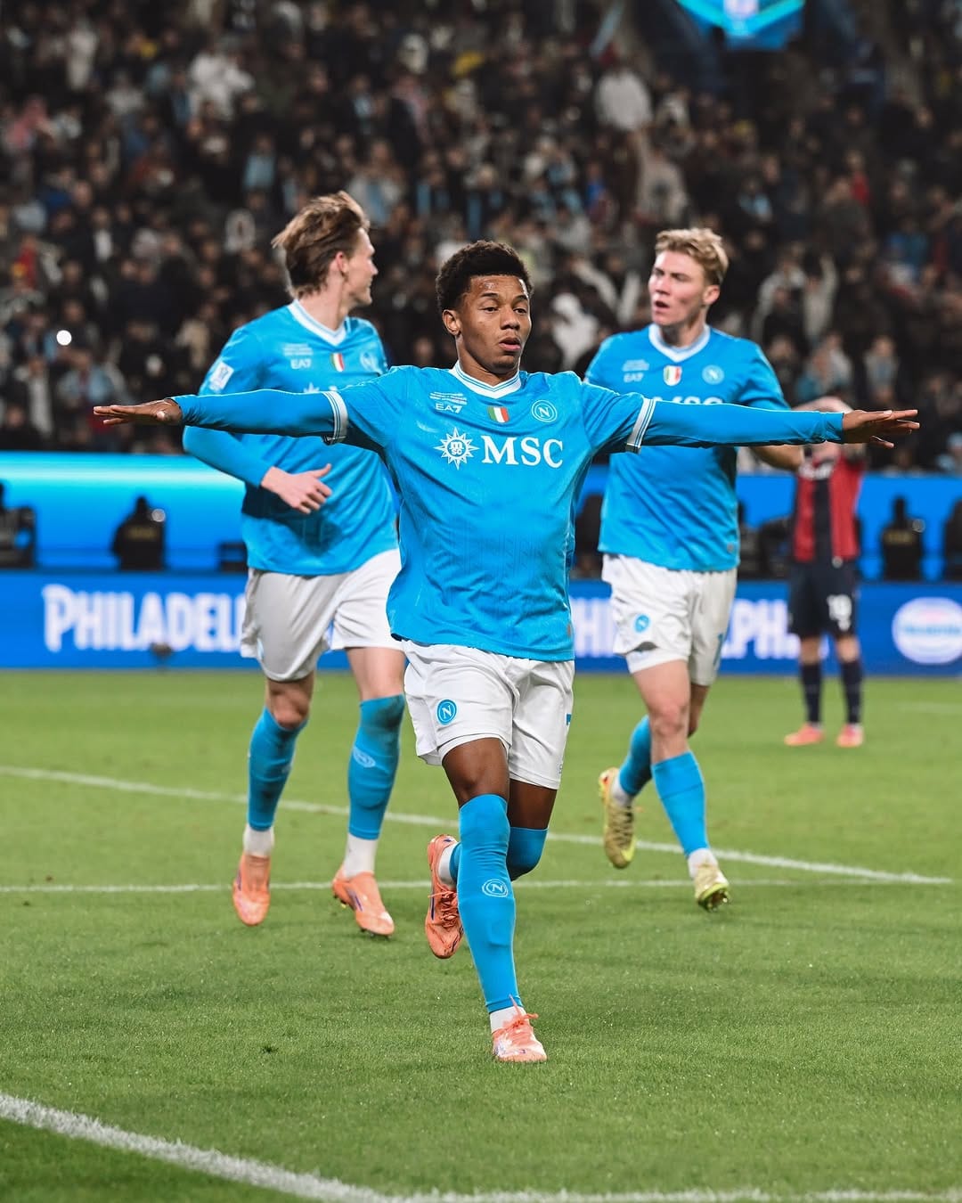 Post 7 by David Neres Campos on Instagram (image)