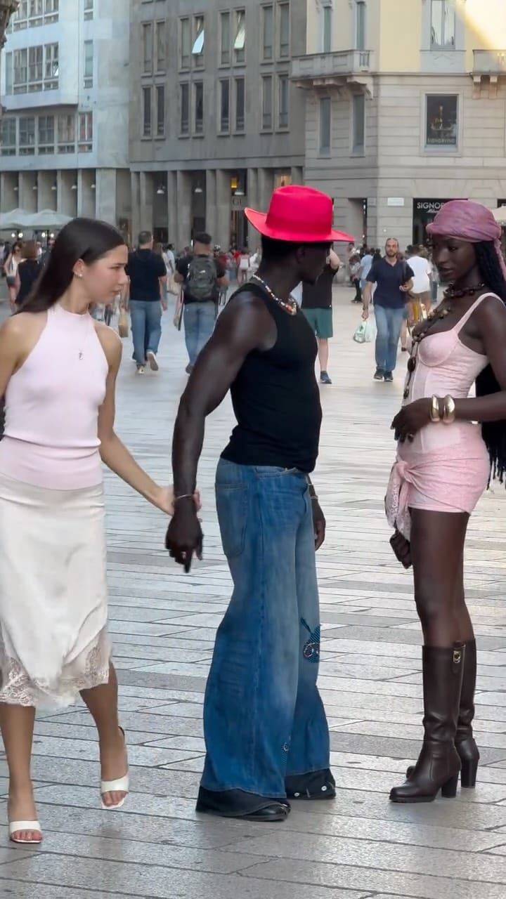 Post 4 by Lomme Lomme on Instagram (video)