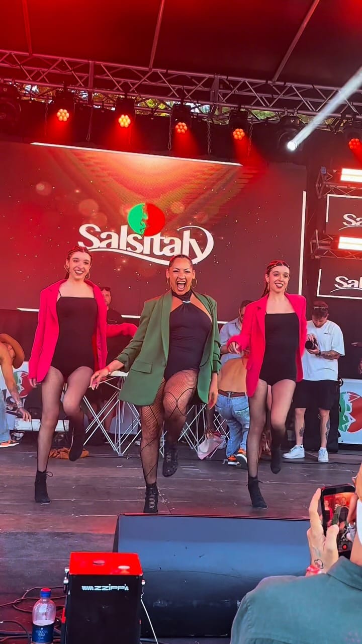 Post 7 by salsabachatafuego on Instagram (video)