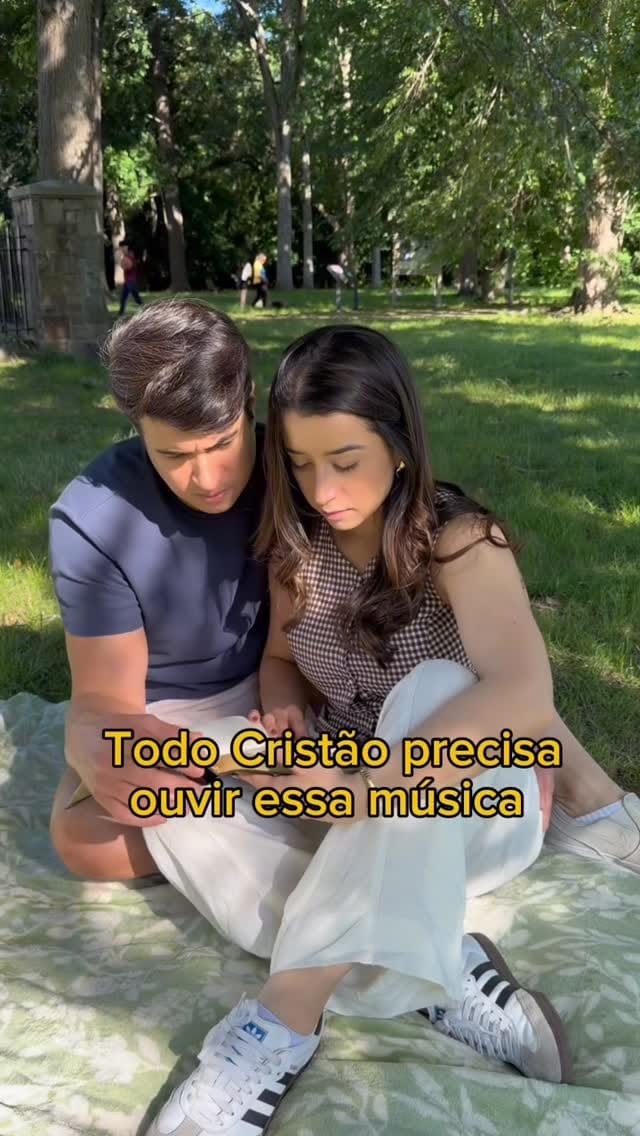 Post 8 by Larissa Oliveira on Instagram (video)