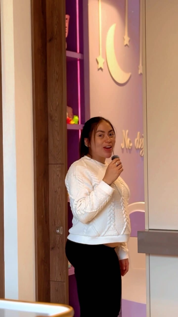 Post 10 by Daneydy Barrera on Instagram (video)