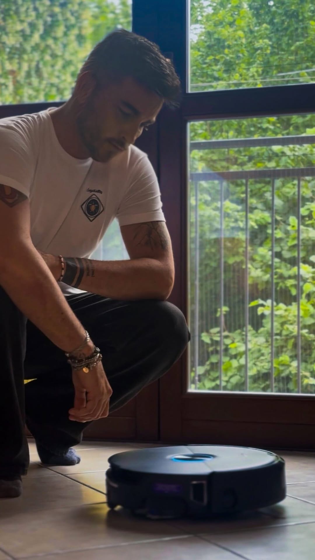 Post 9 by Fabio De Vivo on Instagram (video)