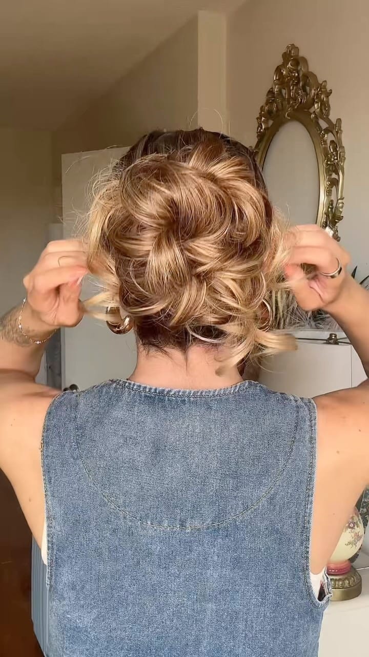 Post 3 by Valentina D on Instagram (video)