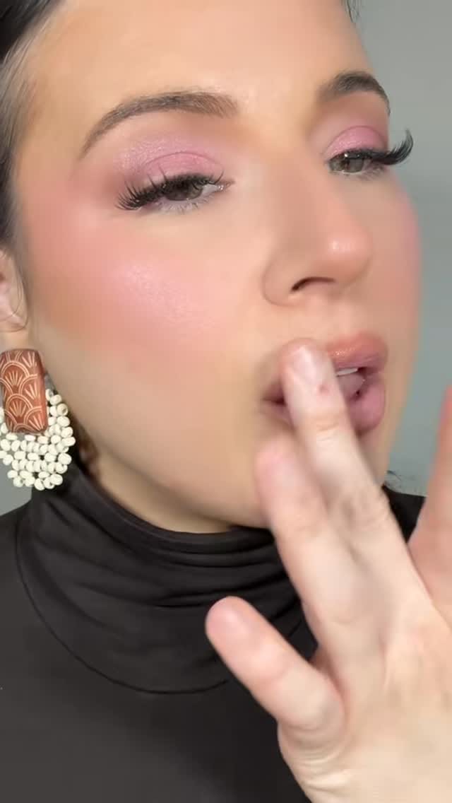 Post 1 by Liliana on Instagram (video)