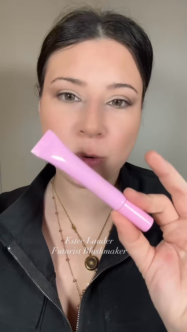 Post 4 by Liliana on Instagram (video)