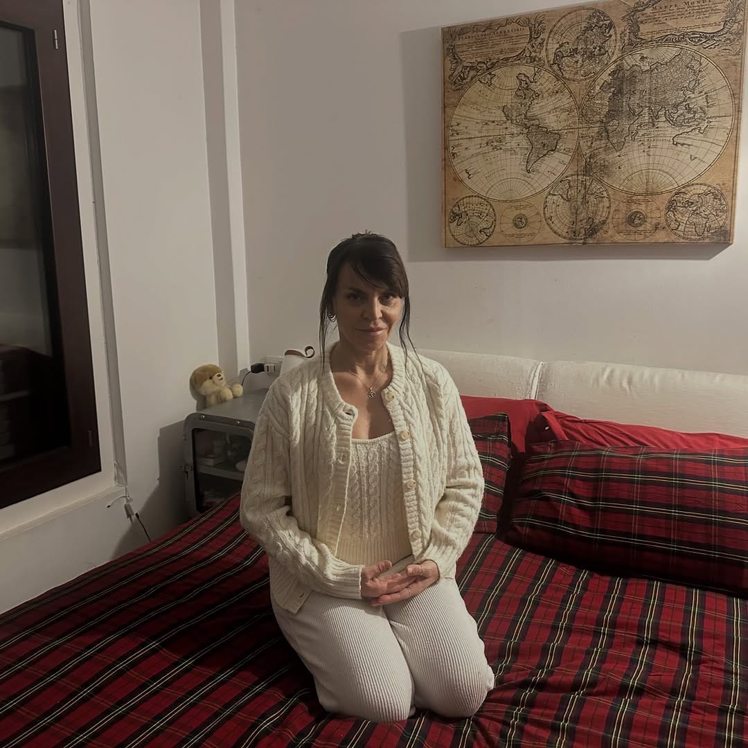 Post 6 by Yoga & Mental Coach 🧿 on Instagram (carousel)