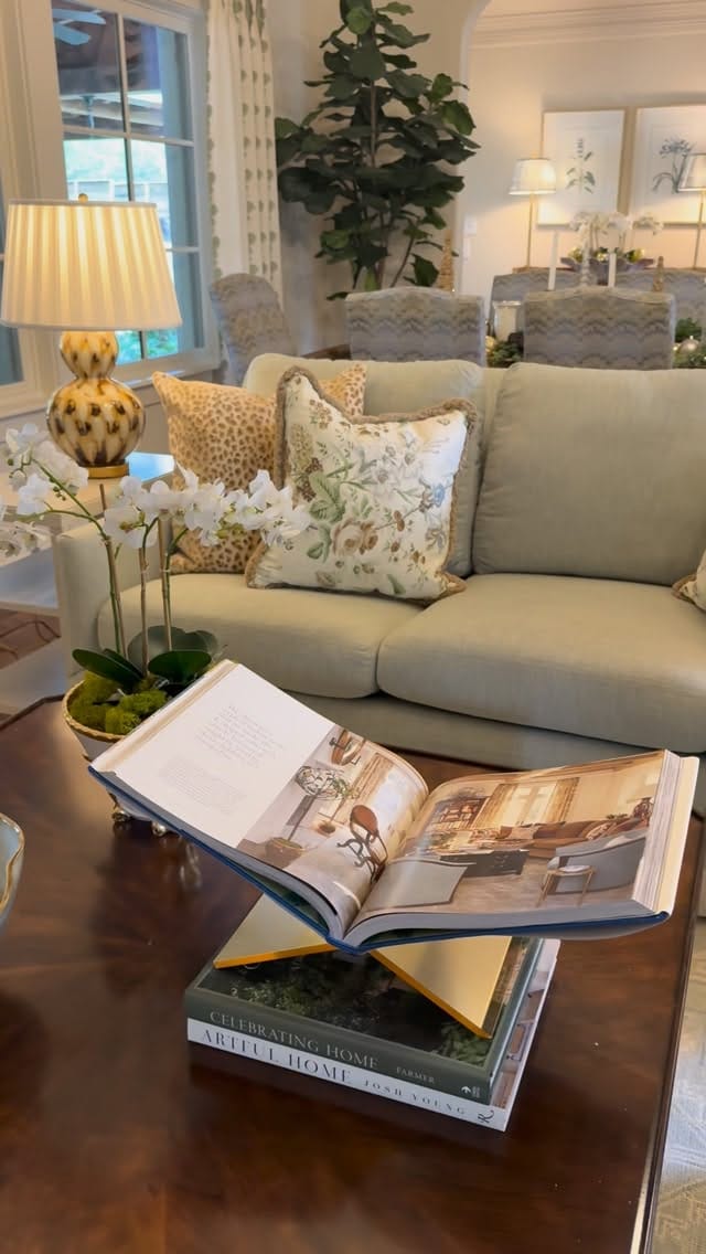 Post 10 by Gautreau Gallery & Interiors on Instagram (video)