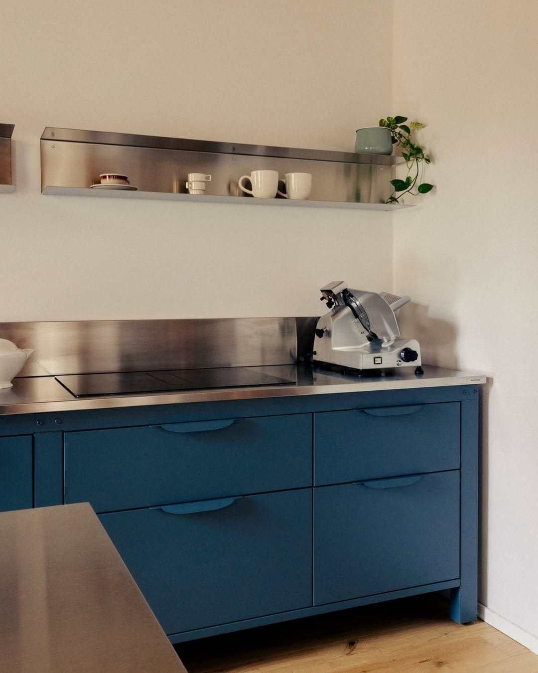 Post 2 by Very Simple: Kitchen on Instagram (image)