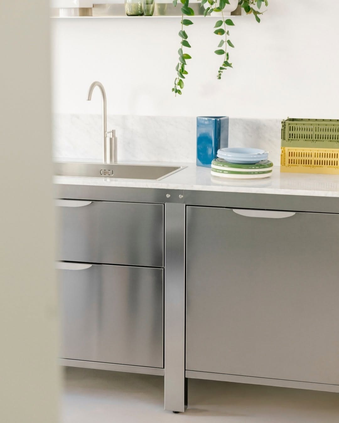 Post 1 by Very Simple: Kitchen on Instagram (image)