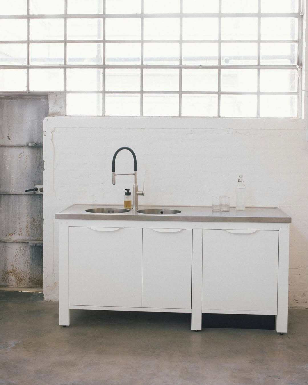 Post 4 by Very Simple: Kitchen on Instagram (image)