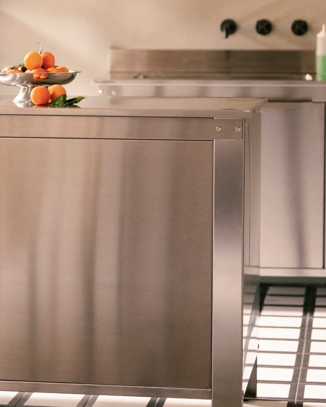 Post 8 by Very Simple: Kitchen on Instagram (image)