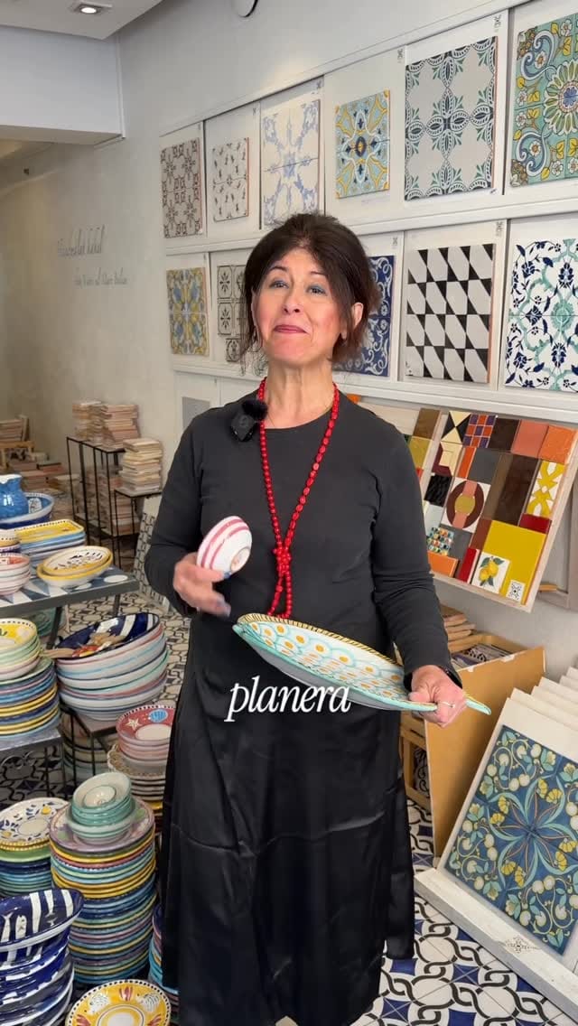 Post 2 by LA RIGGIOLA on Instagram (video)