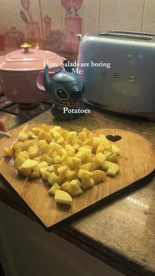 Post 2 by Ruba Yaseen on TikTok (video)