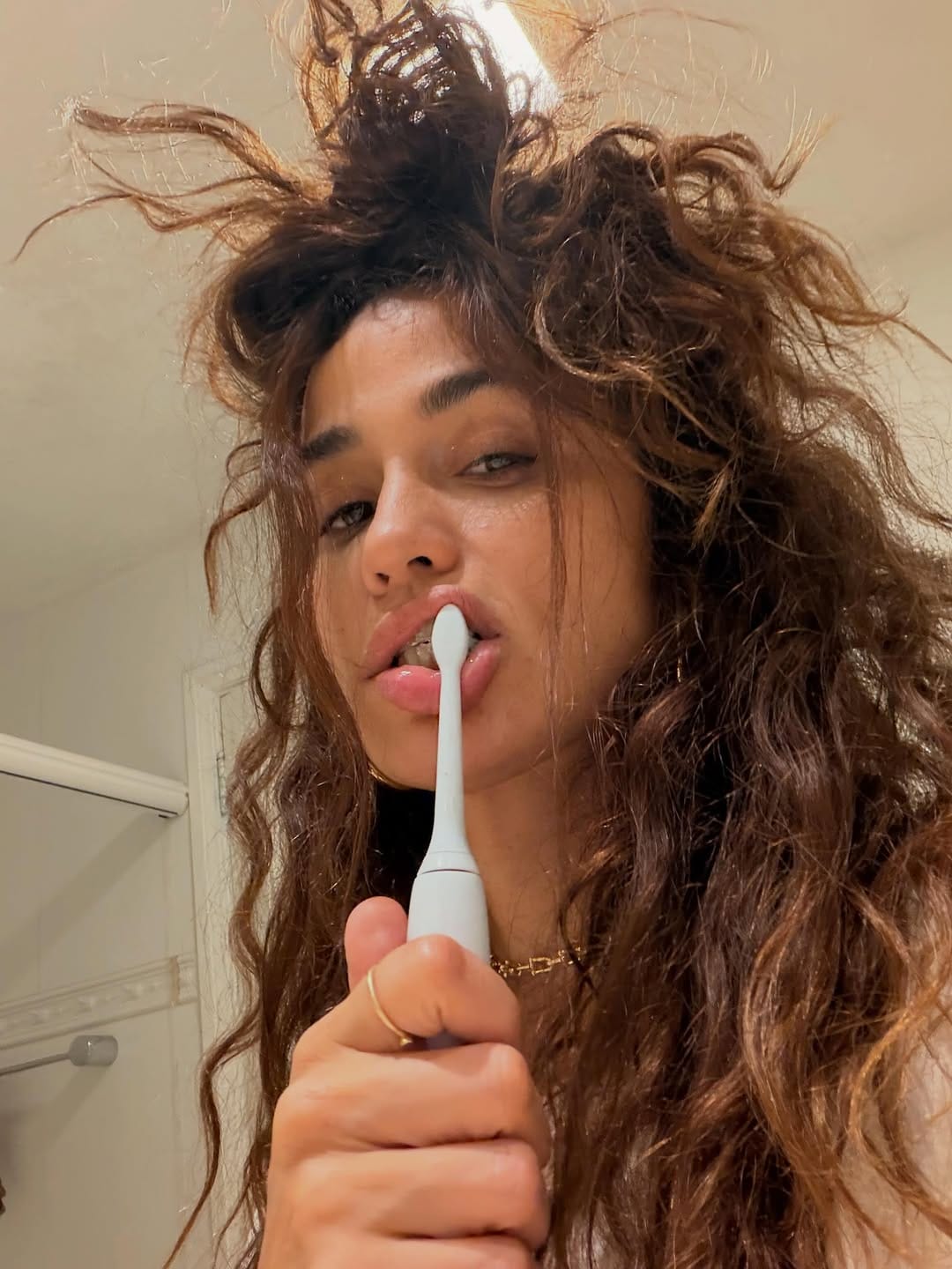 Post 2 by Nanda Costa on Instagram (carousel)