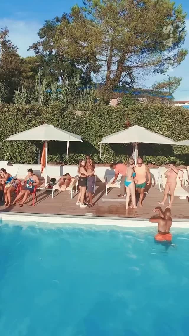 Post 9 by 🆁🅾🅼🅰  🅱🅰🅲🅷🅰🆃🅰  🆂🆈🅼🅿🅾🆂🅸🆄🅼 on Instagram (video)