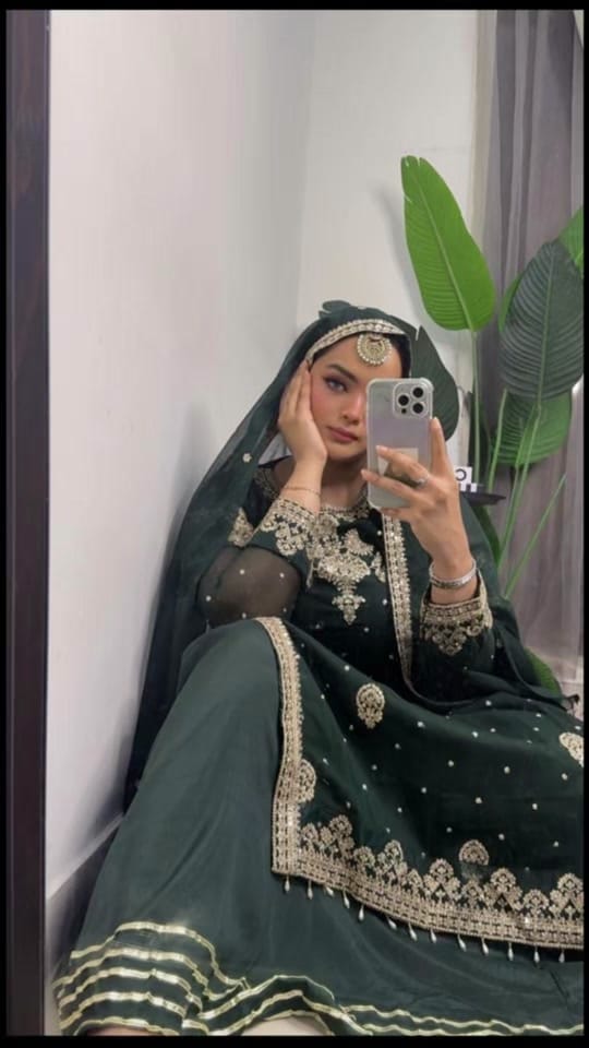 Post 7 by Z e e e 💋 on TikTok (video)