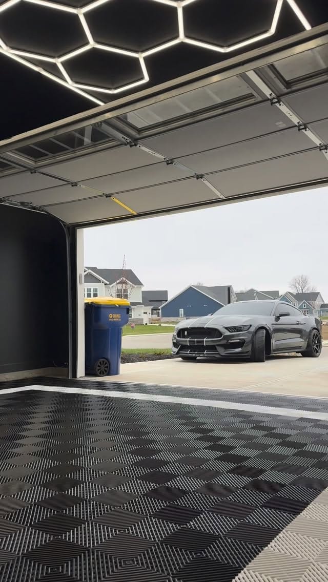 Post 1 by Jonathan Thomas on Instagram (video)