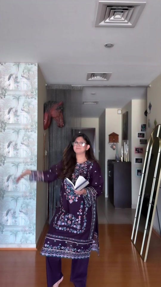Post 1 by Sakeeina kezar on TikTok (video)