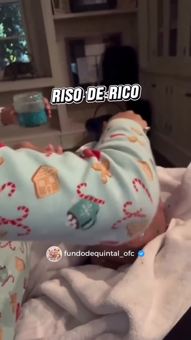 Post 8 by Fundo de Quintal OFC on Instagram (video)