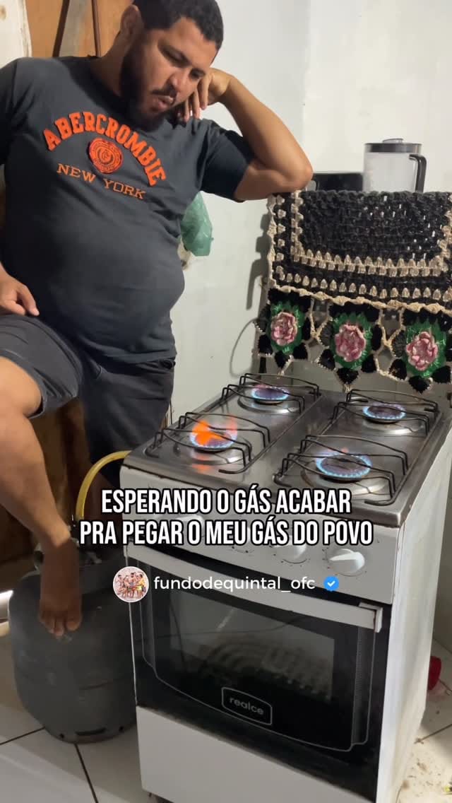 Post 7 by Fundo de Quintal OFC on Instagram (video)
