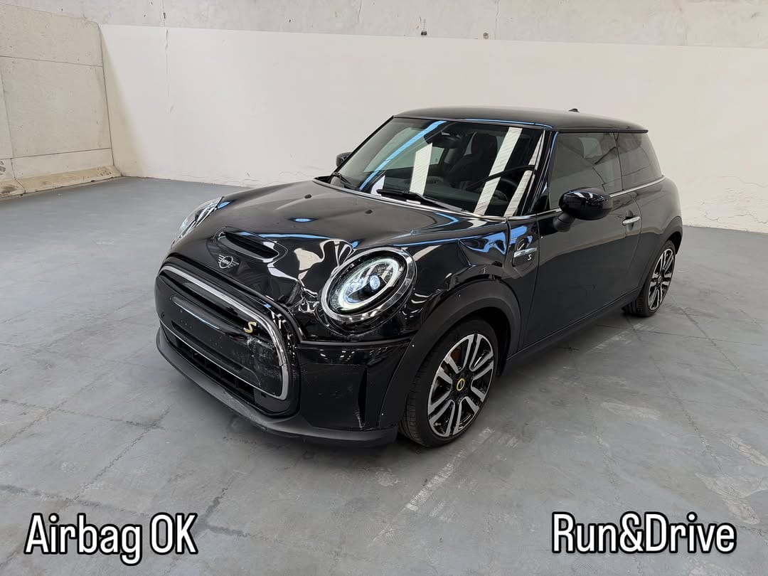 Post 4 by GDM Auto Srl - Damaged Cars Dealer🇮🇹 on Instagram (carousel)