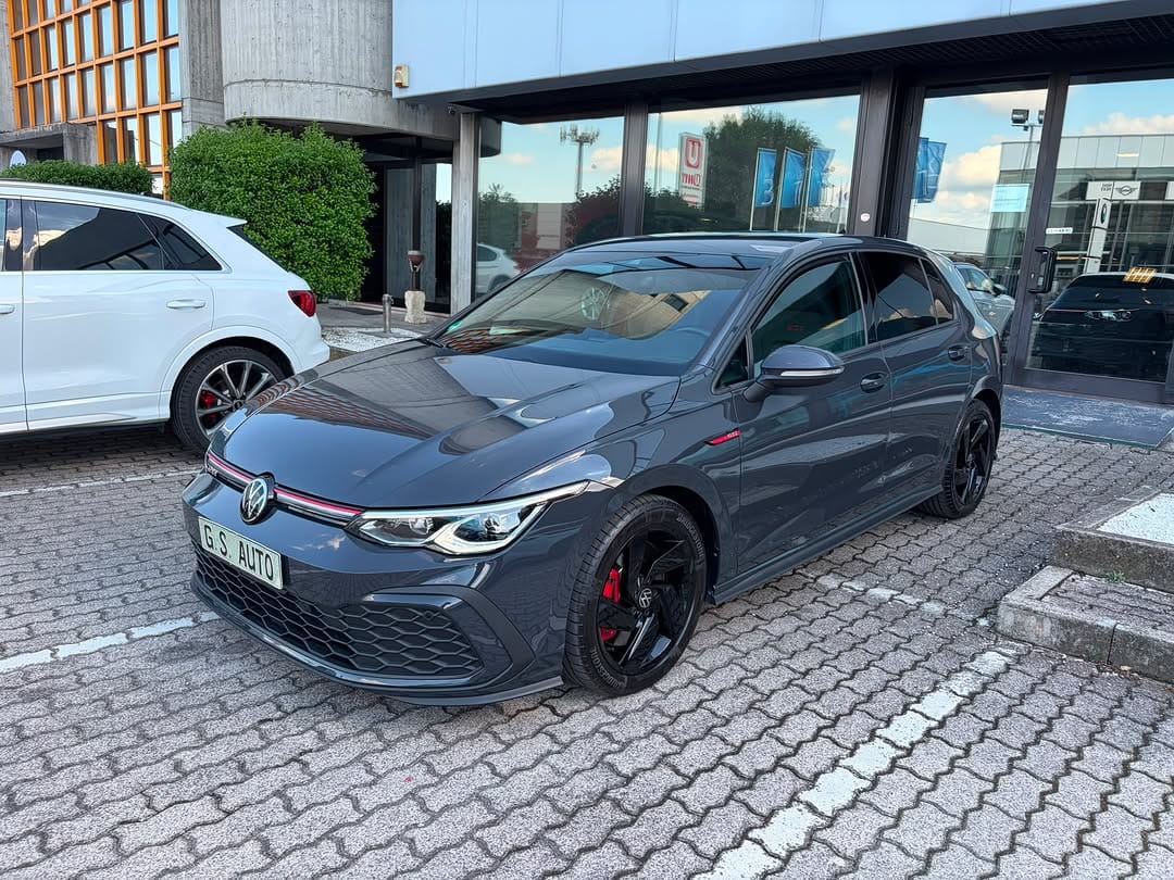 Post 3 by G.S. Auto S.r.l Damaged Cars Dealer Verona on Instagram (carousel)
