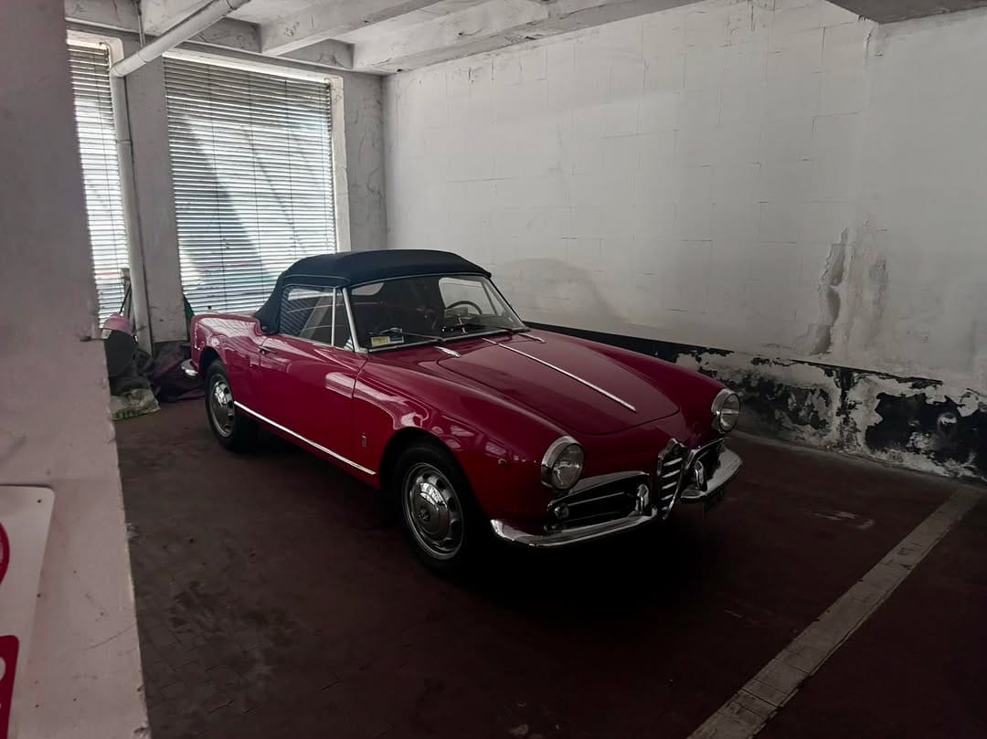 Post 6 by EB Motors - Classic & Youngtimer on Instagram (carousel)