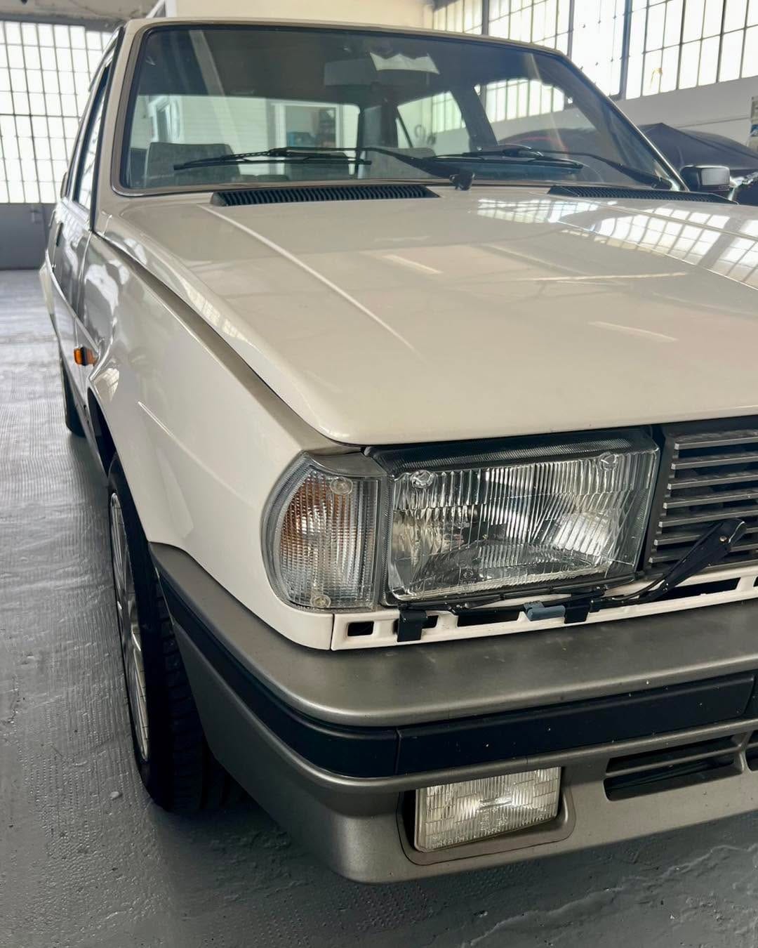 Post 2 by EB Motors - Classic & Youngtimer on Instagram (image)