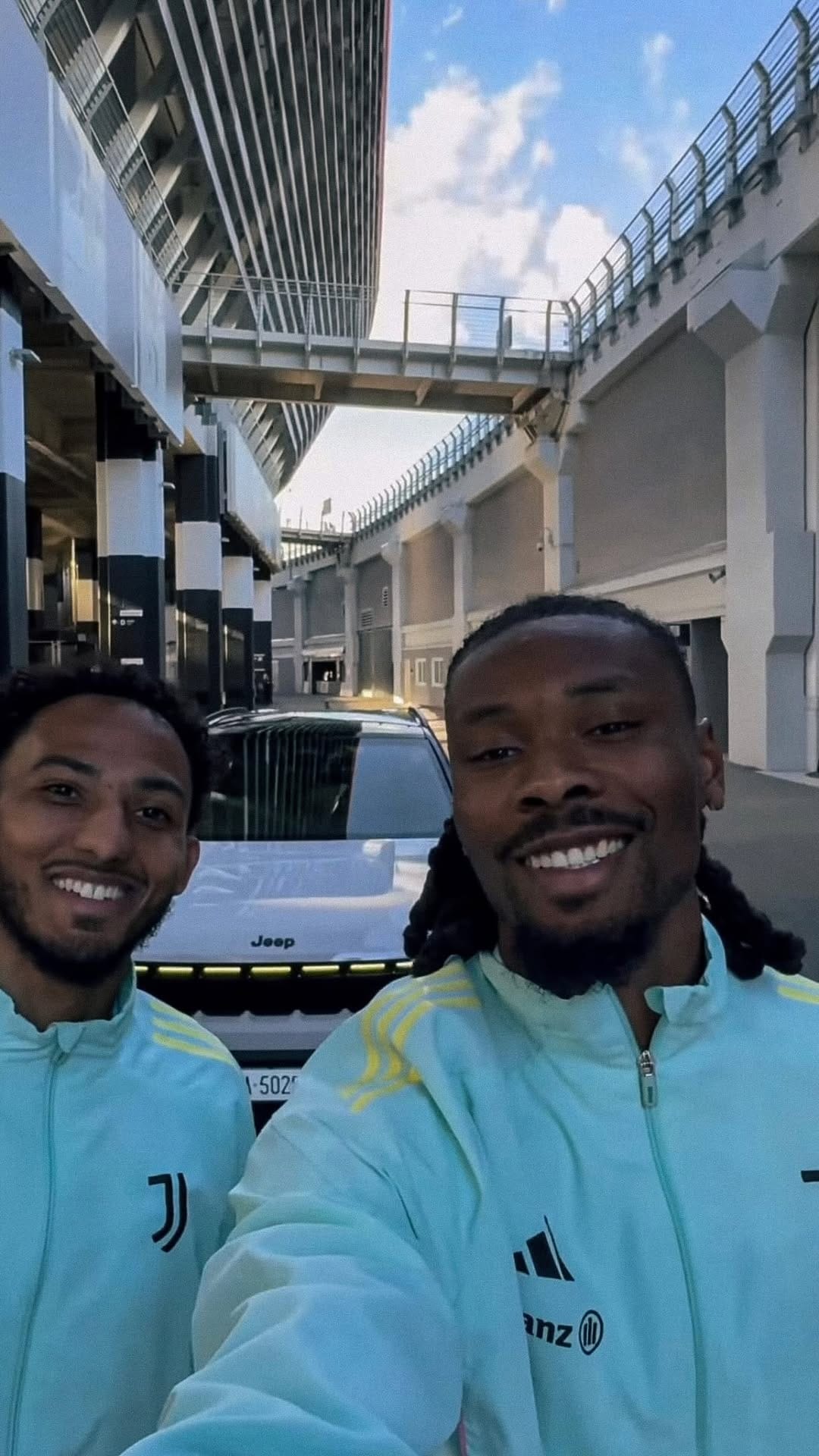 Post 7 by Jeep Europe on Instagram (video)