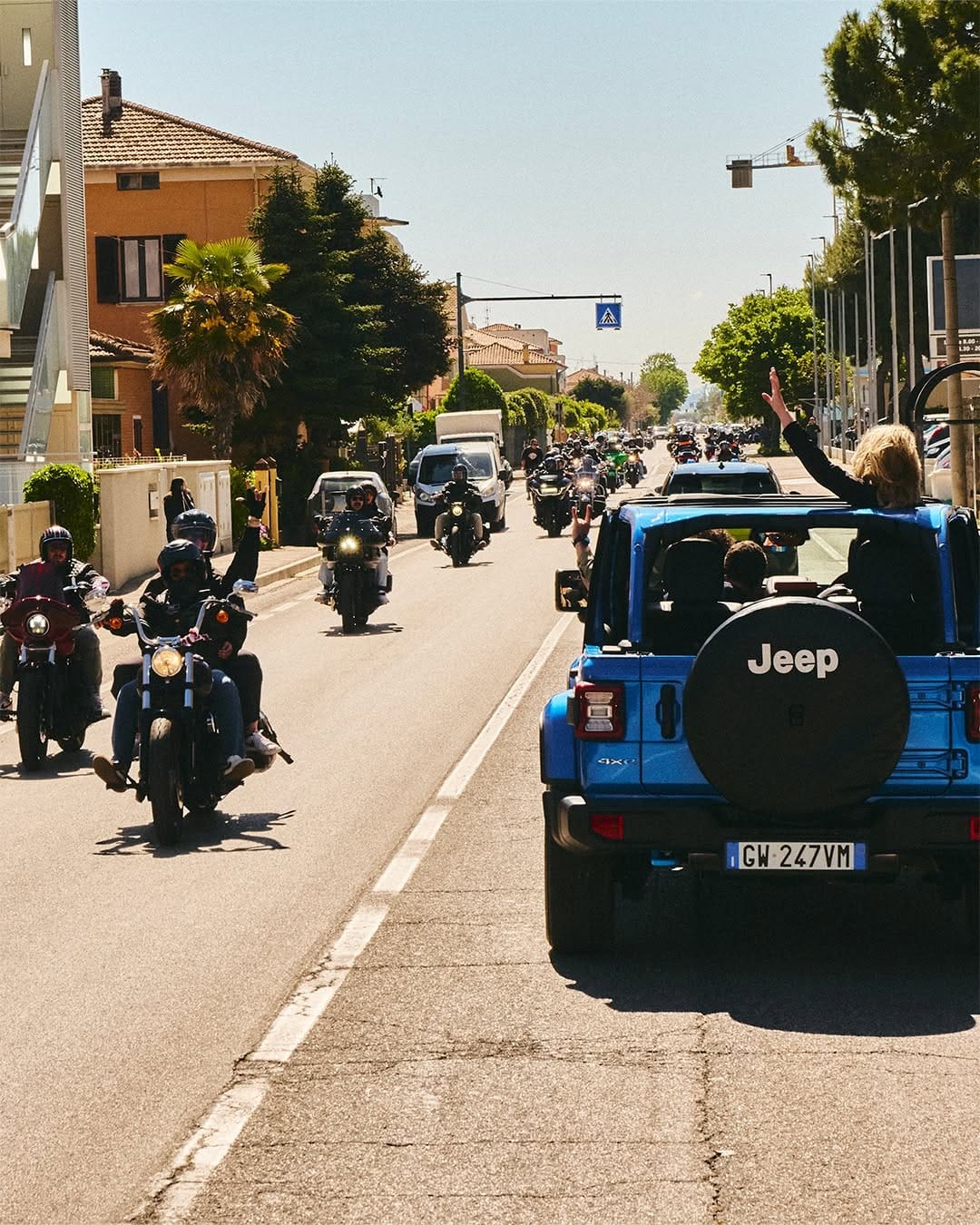 Post 4 by Jeep Switzerland Official 🇨🇭 on Instagram (carousel)