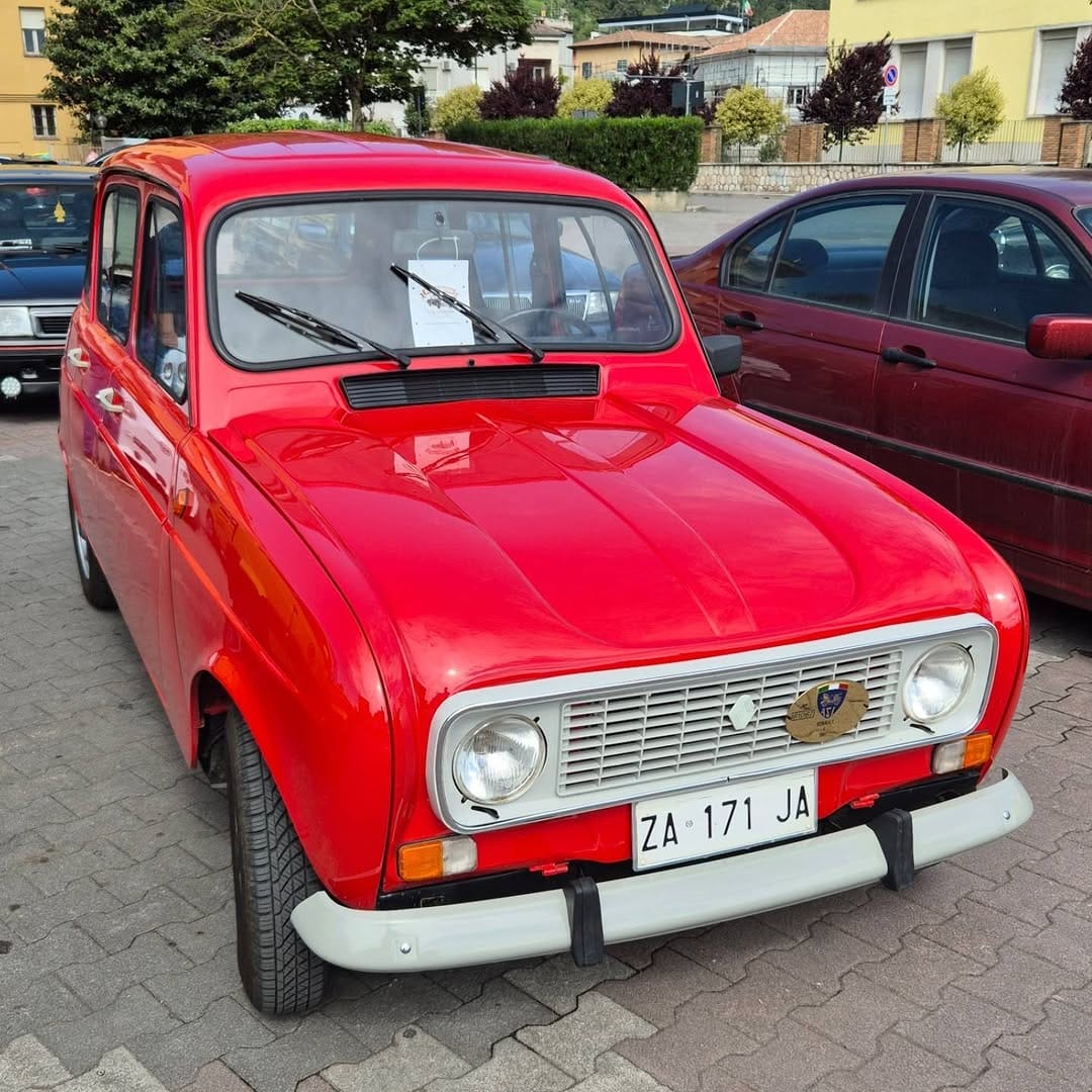 Post 4 by ex spotted in Italy on Instagram (image)