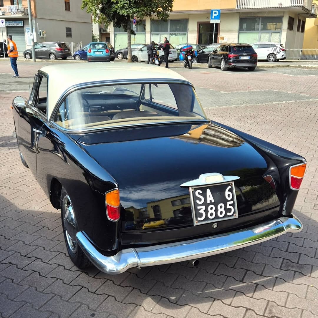 Post 3 by ex spotted in Italy on Instagram (image)