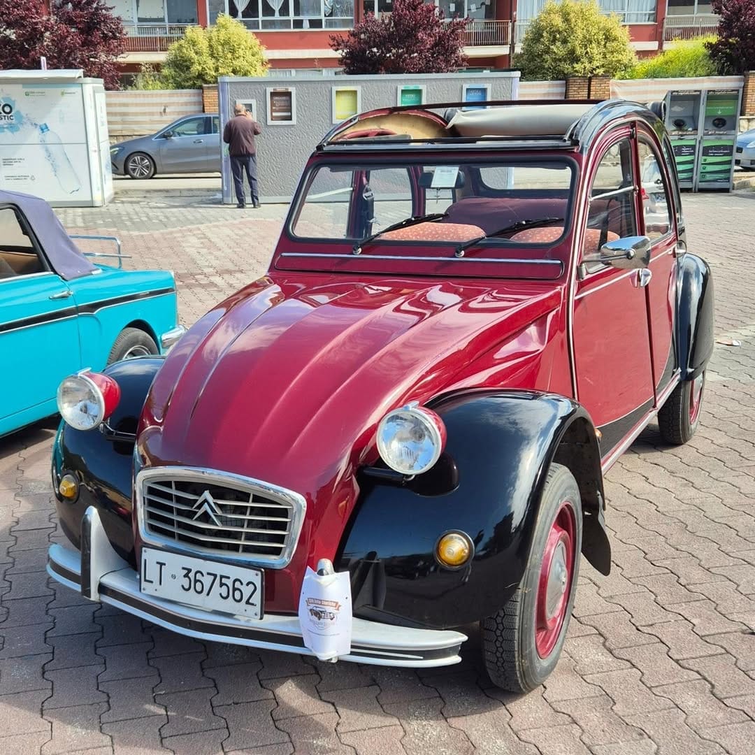 Post 8 by ex spotted in Italy on Instagram (image)