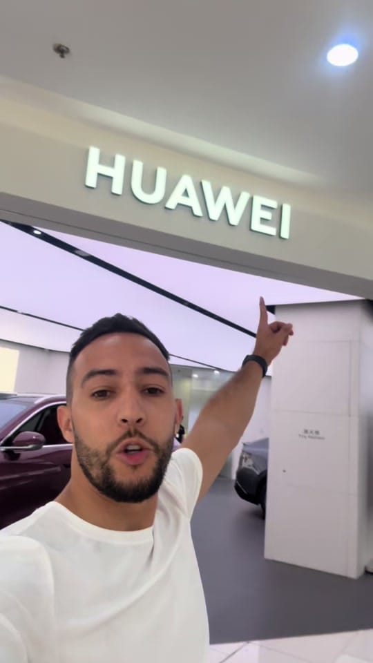 Post 10 by Youbi on TikTok (video)