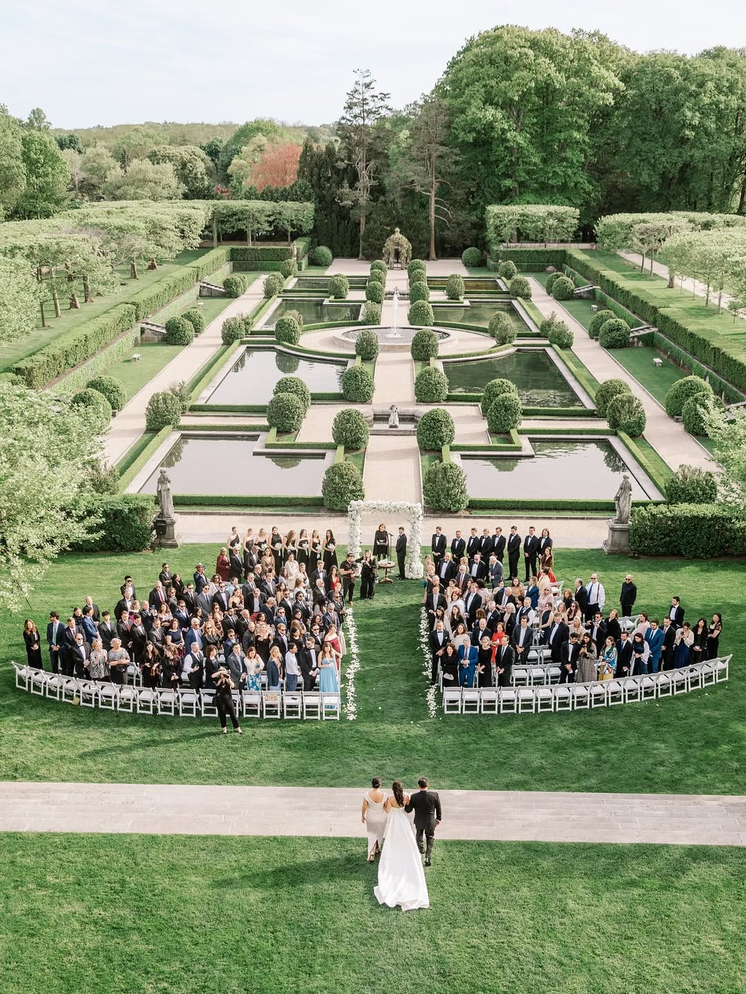 Post 1 by Lizzie Burger Stevenson | NYC Wedding Photographer on Instagram (image)