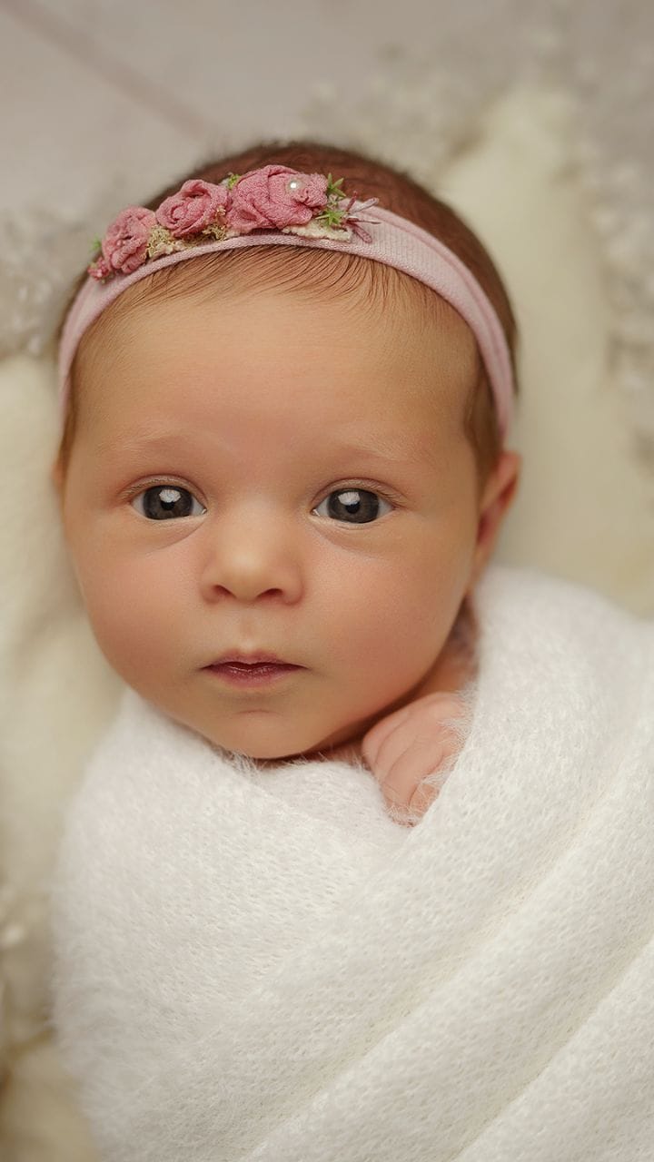 Post 4 by Mihaela Mocanasu | Maternity & Family Photographer London on Instagram (video)
