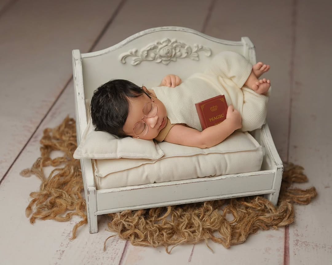 Post 6 by Mihaela Mocanasu | Maternity & Family Photographer London on Instagram (carousel)
