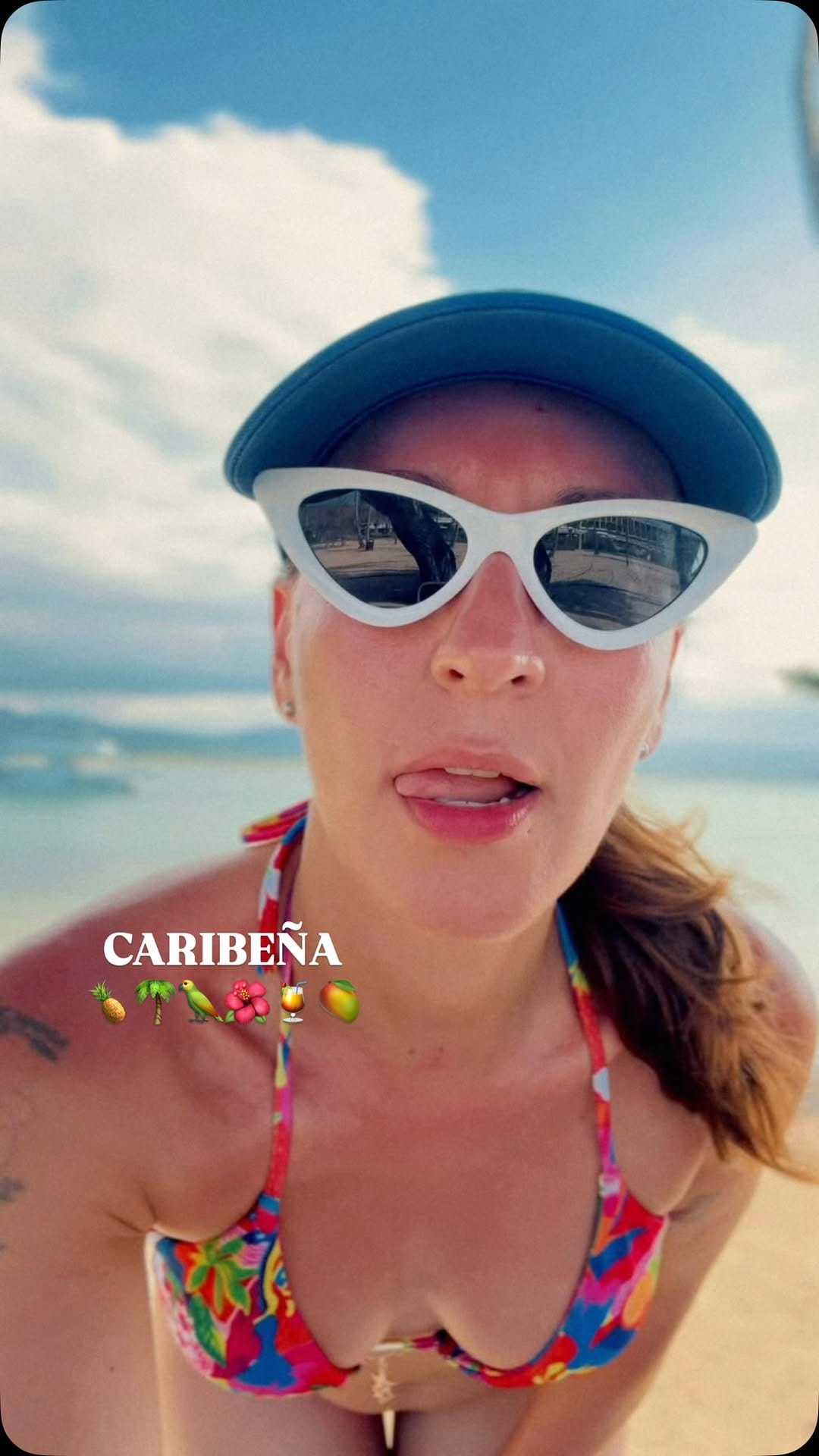 Post 6 by Renée Tovar on Instagram (video)