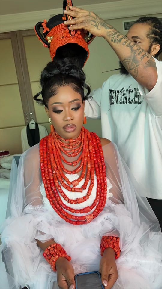 Post 8 by AMYPOSHSTUDIO Dubai best Mua on TikTok (video)