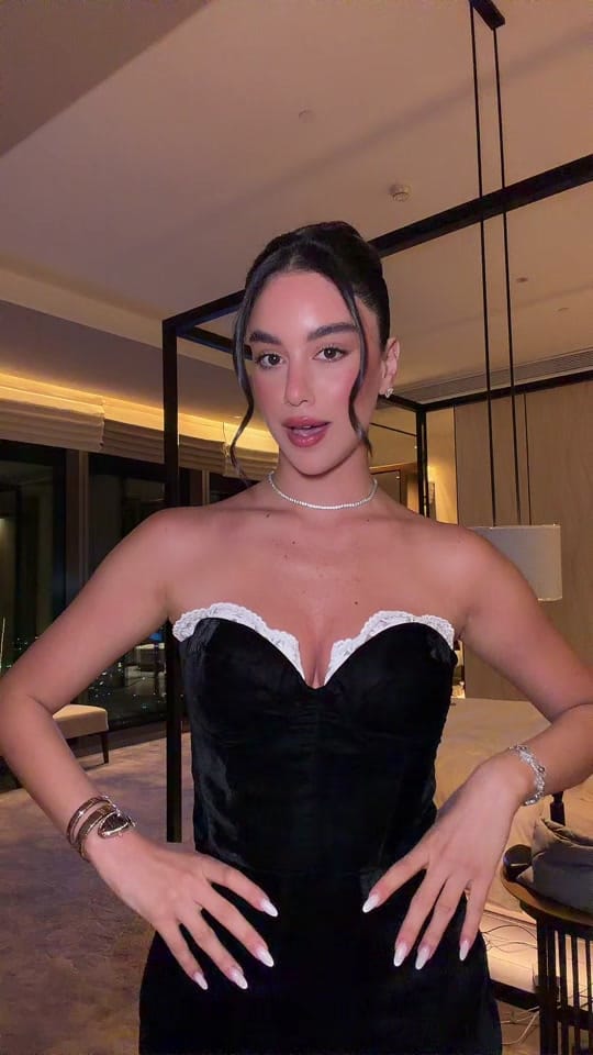 Post 10 by Reina Bitar 👑 on TikTok (video)
