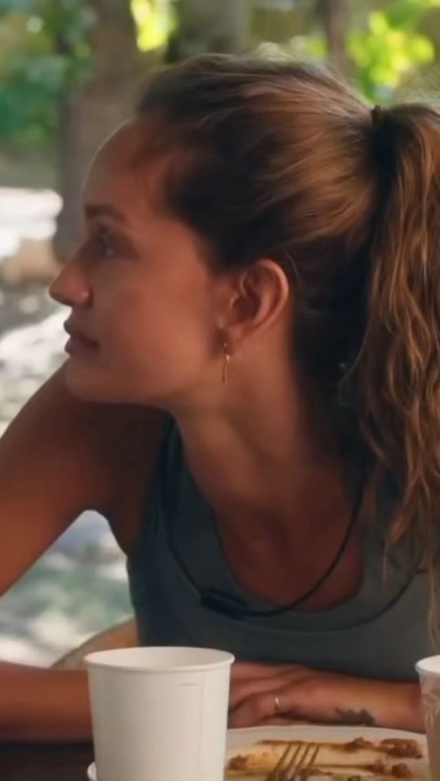 Post 2 by Helena Prestes on Instagram (video)